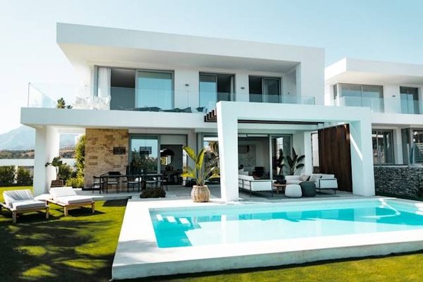 Découvrez les Secrets des plus Somptueuses Villas de Luxe à Aix-en-Provence